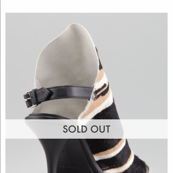 Balenciaga Calf Hair Glove Mules - Picture 3 of 16